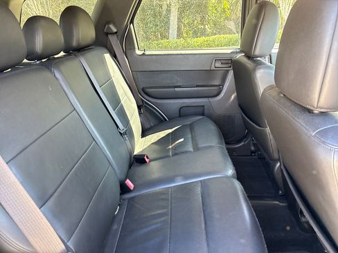 Used 2010 Ford Escape XLT image 29