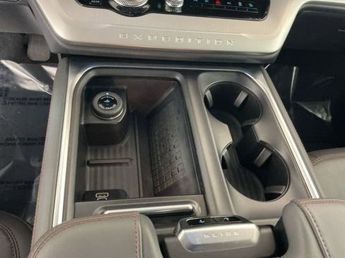 Certified 2025 Ford Expedition Active AWD/4WD image 20