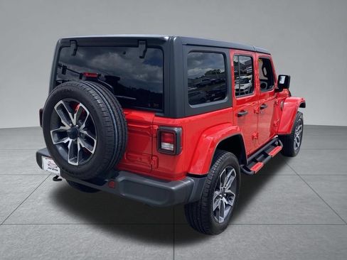 Used 2024 Jeep Wrangler Unlimited w/ Convenience Group AWD/4WD image 15