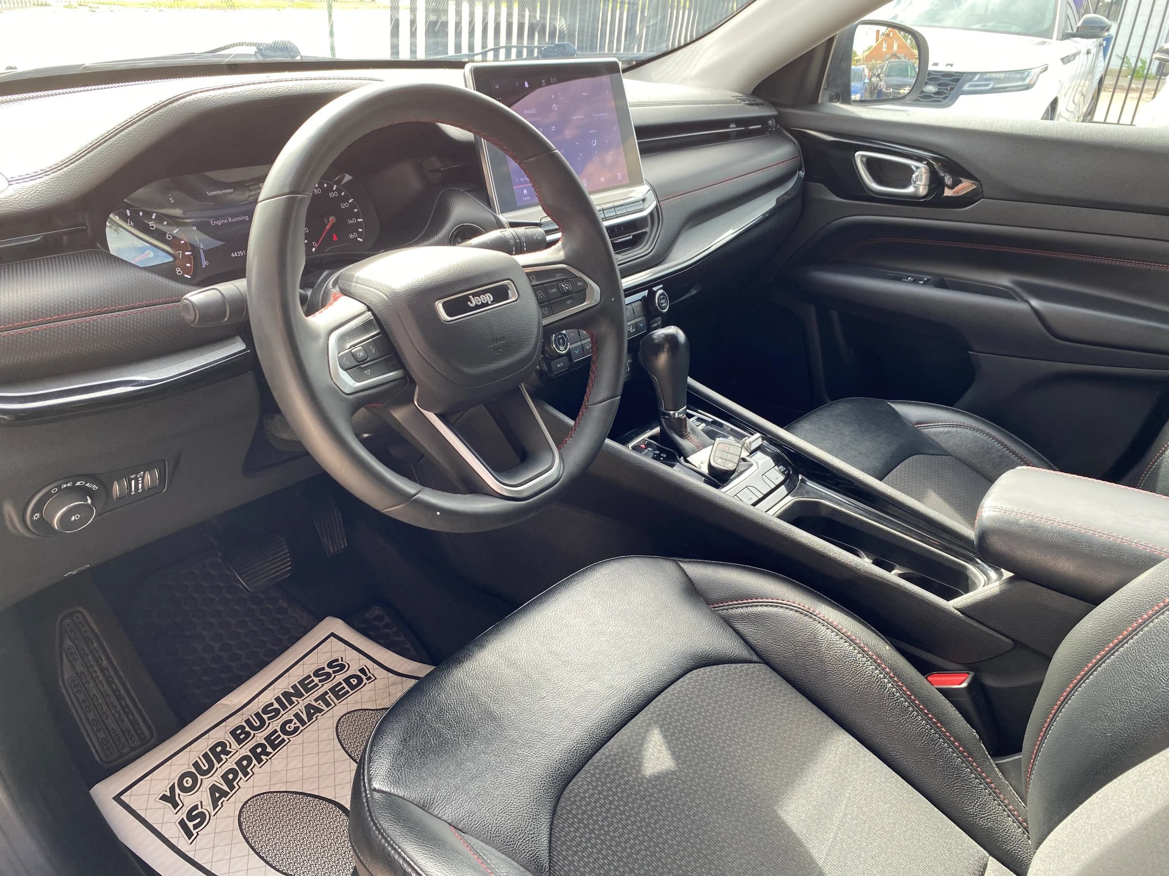 Used 2022 Jeep Compass Trailhawk AWD/4WD image 3