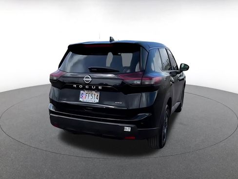 Used 2025 Nissan Rogue SV image 14