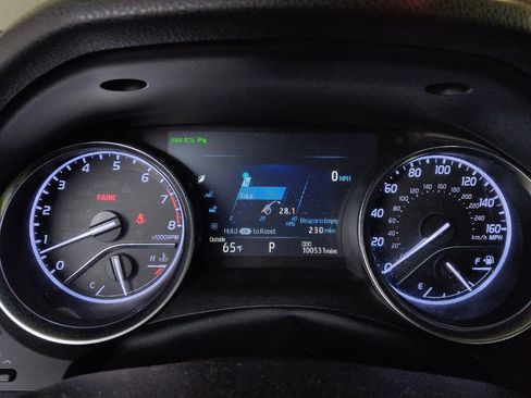 Used 2018 Toyota Camry XLE FWD image 23
