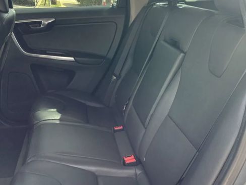 Used 2016 Volvo XC60 T6 w/ Proximity Package AWD/4WD image 16