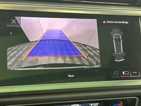 Used 2025 Audi Q3 2.0T Premium image 18