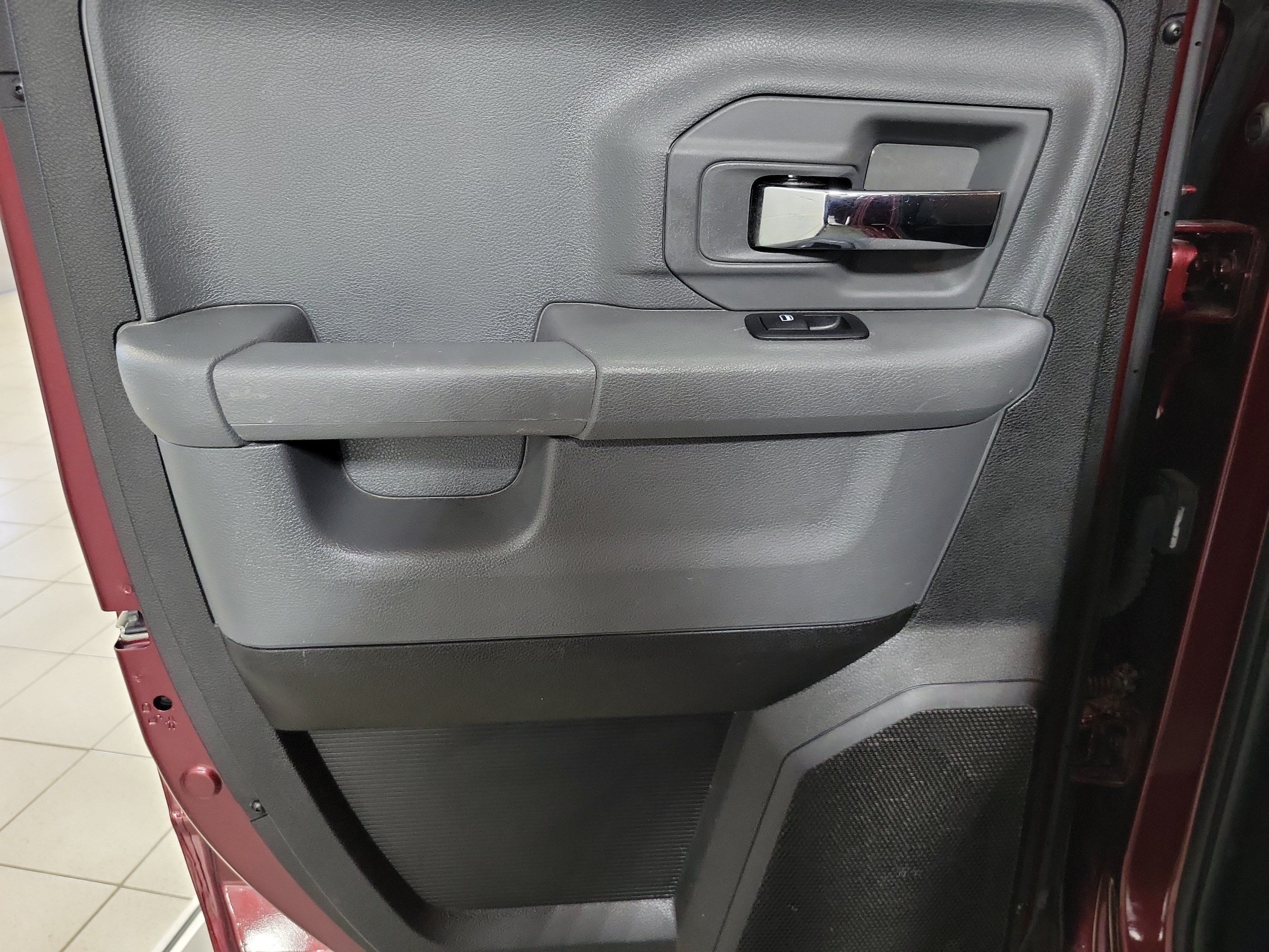 Used 2024 RAM 1500 Classic SLT AWD/4WD image 19