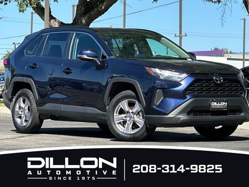Used 2025 Toyota RAV4 XLE AWD/4WD image 2
