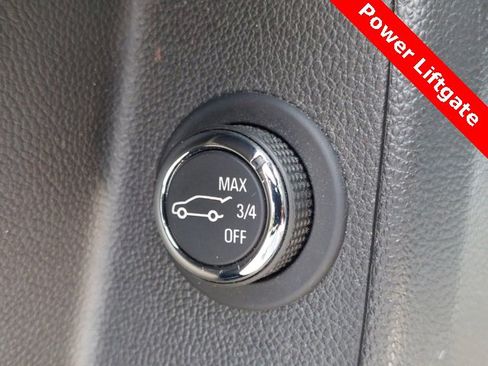 Used 2023 Chevrolet Traverse LT image 14