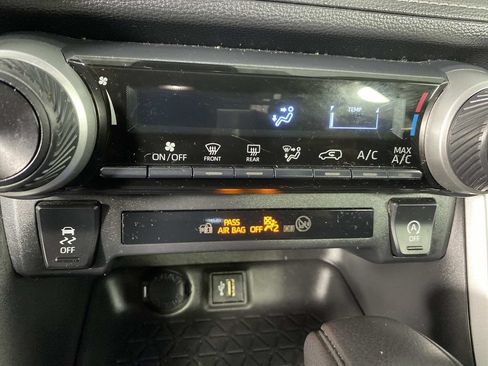 Used 2023 Toyota RAV4 LE AWD/4WD image 21