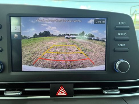 Used 2026 Hyundai Elantra Hybrid FWD image 19