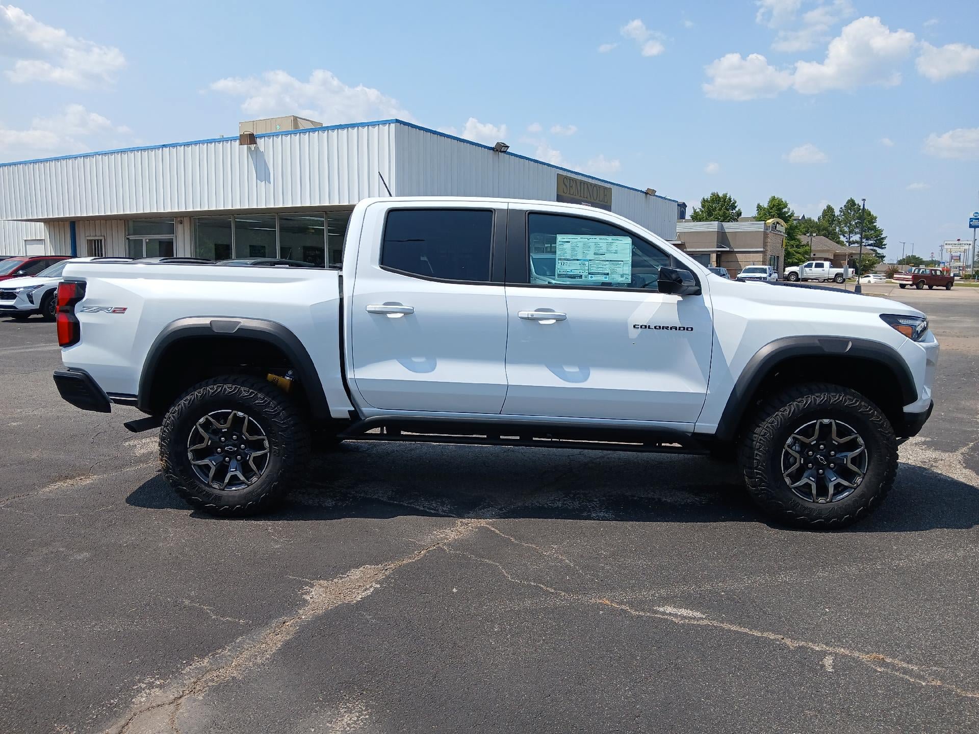 New 2026 Chevrolet Colorado ZR2 w/ Technology Package AWD/4WD image 9