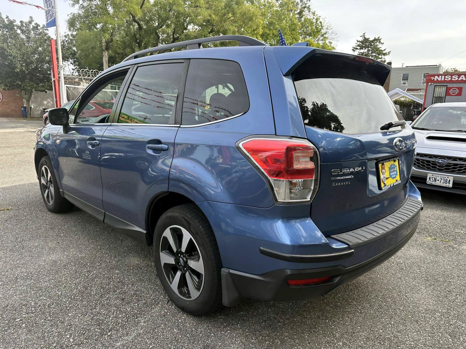 Used 2017 Subaru Forester 2.5i Limited AWD/4WD image 5