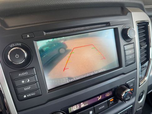 Used 2019 Nissan Titan Platinum Reserve AWD/4WD image 20