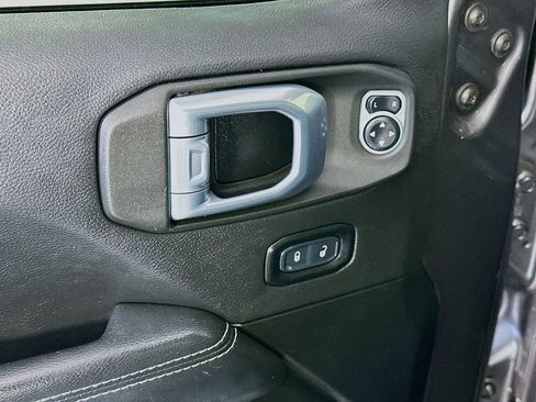 Used 2021 Jeep Gladiator Overland w/ Popular Equipment Package AWD/4WD image 24