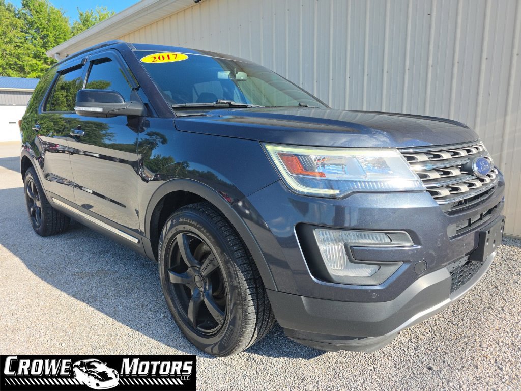 Used 2017 Ford Explorer XLT w/ Equipment Group 202A AWD/4WD image 1