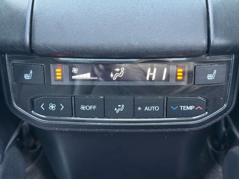 Used 2022 Toyota Highlander Platinum image 34