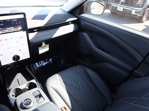 New 2024 Ford Mustang Mach-E Select w/ Comfort Package Lite image 32