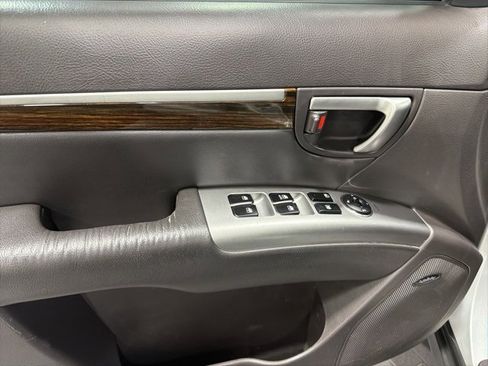 Used 2011 Hyundai Santa Fe Limited image 9