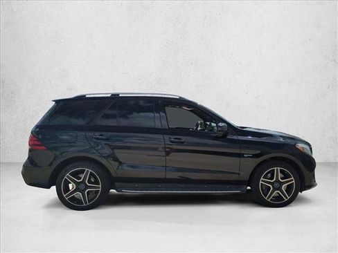 Used 2017 Mercedes-Benz GLE 43 AMG 4MATIC image 4