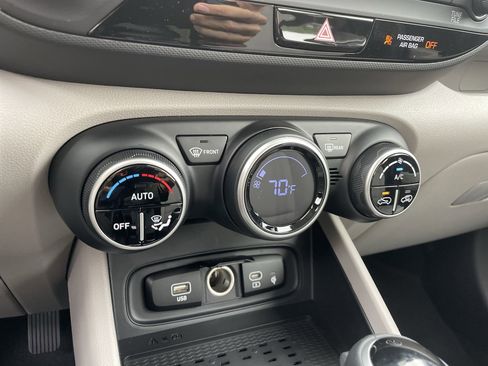 New 2026 Hyundai Venue SEL FWD image 32