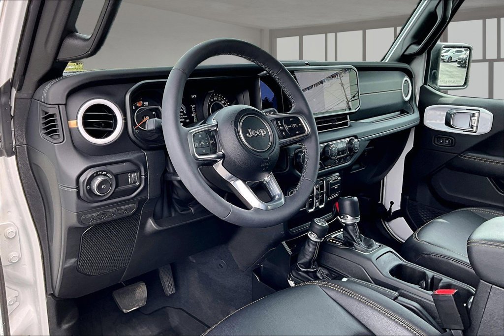 Used 2026 Jeep Wrangler Unlimited Sahara AWD/4WD image 14