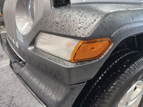 Used 2021 Jeep Wrangler Sport AWD/4WD image 13