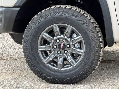 New 2026 GMC Sierra 1500 AT4X w/ LPO, Black Badging Package AWD/4WD image 32