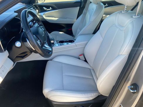 Used 2025 Genesis G70 2.5T image 29