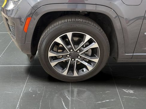 Used 2023 Jeep Grand Cherokee Overland w/ Advanced Protech Group III AWD/4WD image 25