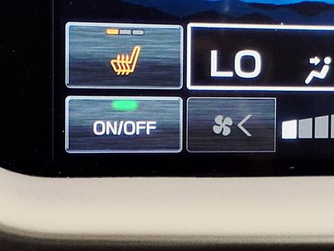 Used 2025 Subaru Outback Limited image 22