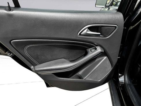 Used 2020 Mercedes-Benz GLA 250 4MATIC image 37