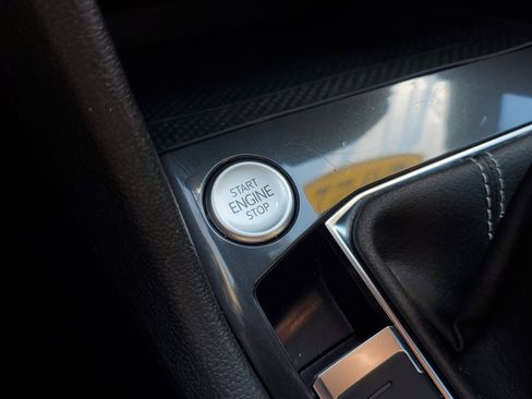 Used 2022 Volkswagen Tiguan SEL R-Line image 38