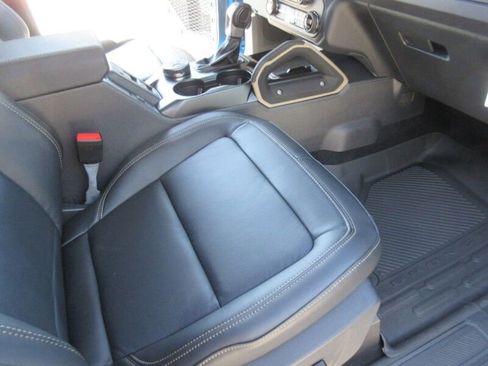 New 2025 Ford Bronco Badlands image 23