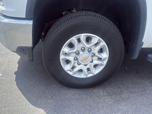 Used 2022 Chevrolet Silverado 2500 LT w/ Convenience Package AWD/4WD image 13