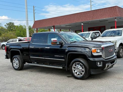 Used 2016 GMC Sierra 2500 Denali w/ Duramax Plus Package AWD/4WD image 7