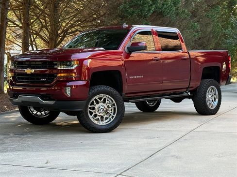 Used 2017 Chevrolet Silverado 1500 LT w/ All Star Edition image 8