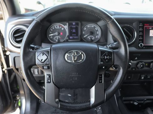 Used 2020 Toyota Tacoma TRD Sport AWD/4WD image 21