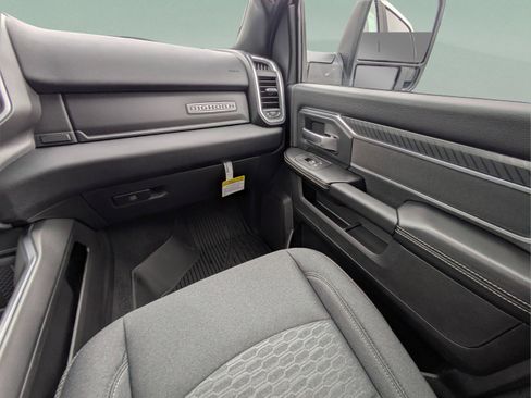 New 2026 RAM 2500 Big Horn AWD/4WD image 17