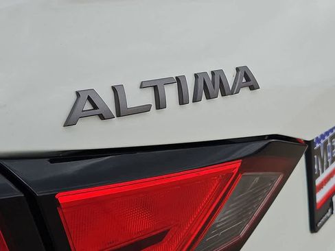 Used 2024 Nissan Altima 2.5 SR image 13