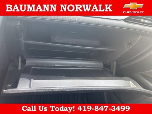 Used 2017 Ford Fusion SE w/ Fusion SE Technology Package FWD image 29