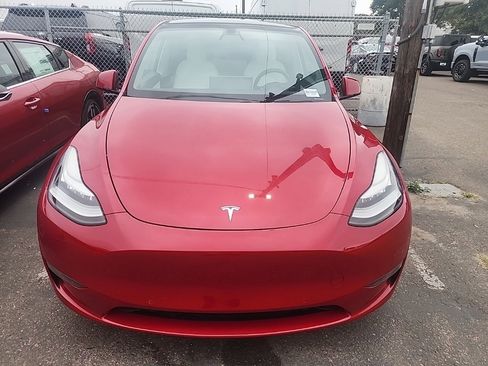 Used 2021 Tesla Model Y Long Range image 2