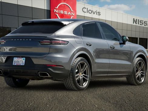 Used 2021 Porsche Cayenne Coupe AWD/4WD image 3