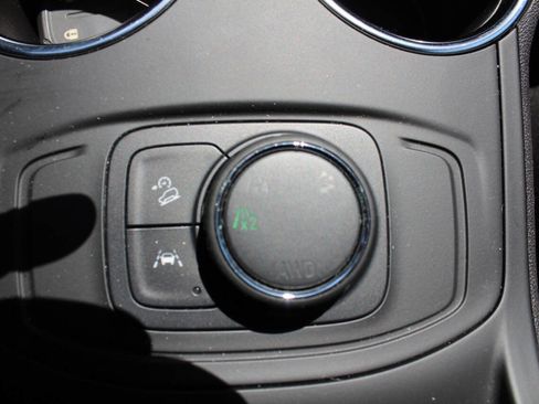 Used 2024 GMC Terrain SLE AWD/4WD image 14