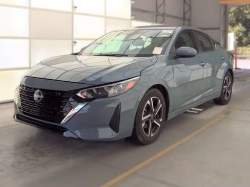 Used 2024 Nissan Sentra SV FWD image 2