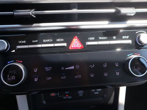 New 2025 Hyundai Tucson Limited image 16