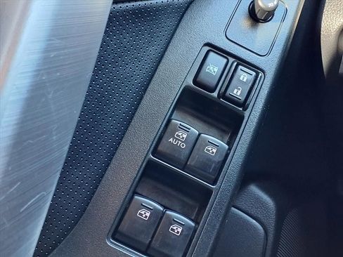 Used 2015 Subaru Forester 2.5i Limited image 28