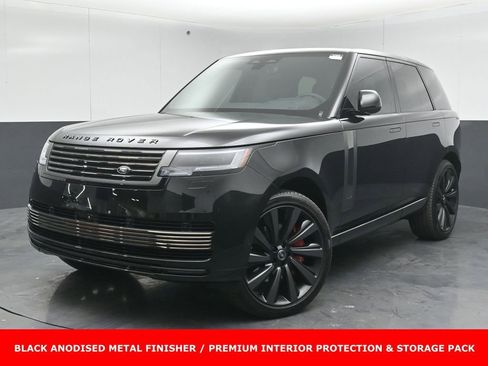 Used 2025 Land Rover Range Rover SV AWD/4WD image 3