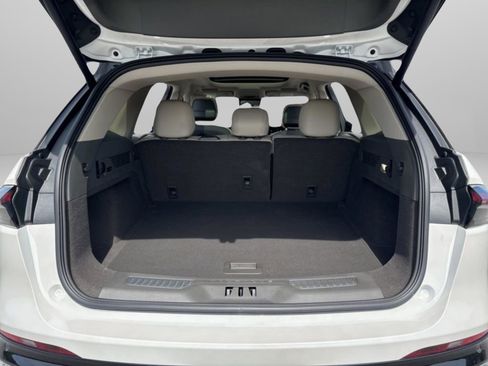 Used 2025 Lincoln Nautilus Reserve image 15