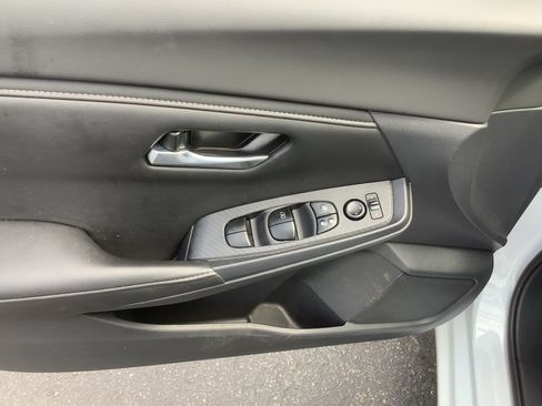 Used 2023 Nissan Sentra SV FWD image 11