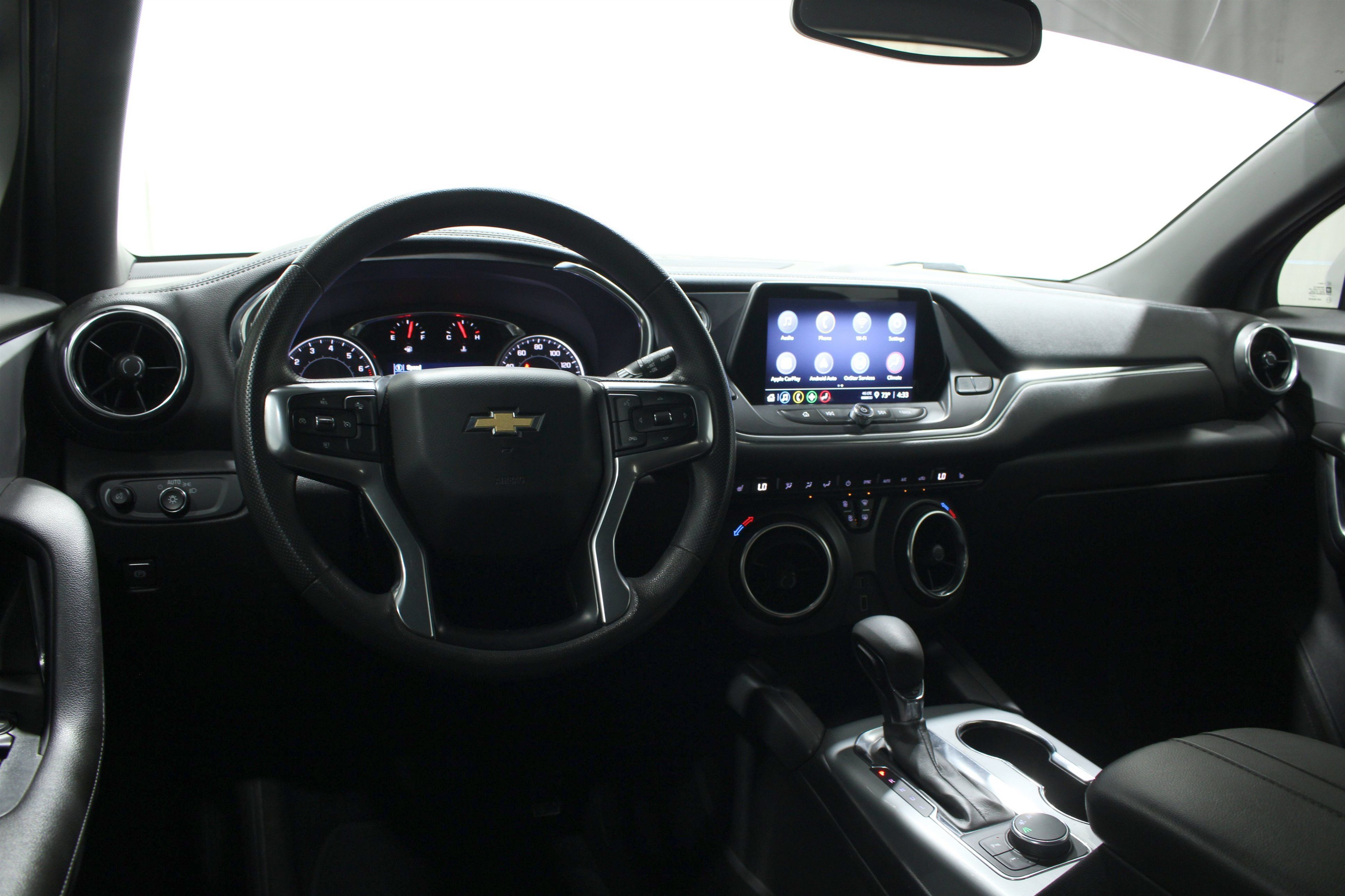 Used 2022 Chevrolet Blazer LT FWD image 2