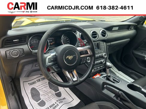 Used 2017 Ford Mustang Coupe RWD image 11